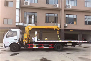 荔波附近汽车轮胎更换